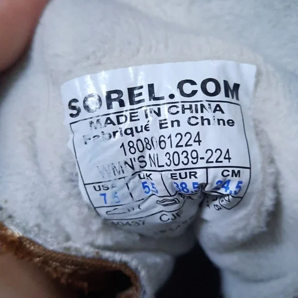 Waterproof Sorel boots size 7.5 - Picture 5 of 7